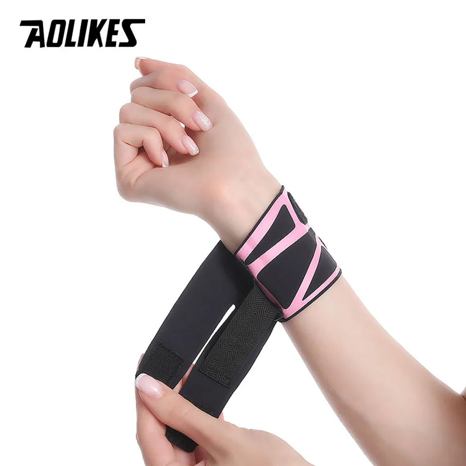 AOLIKES Sports Wrist Compression Wraps Wrist Support Brace Strap for Fitness Weightlifting Basketball Tennis Wrist Pain Relief