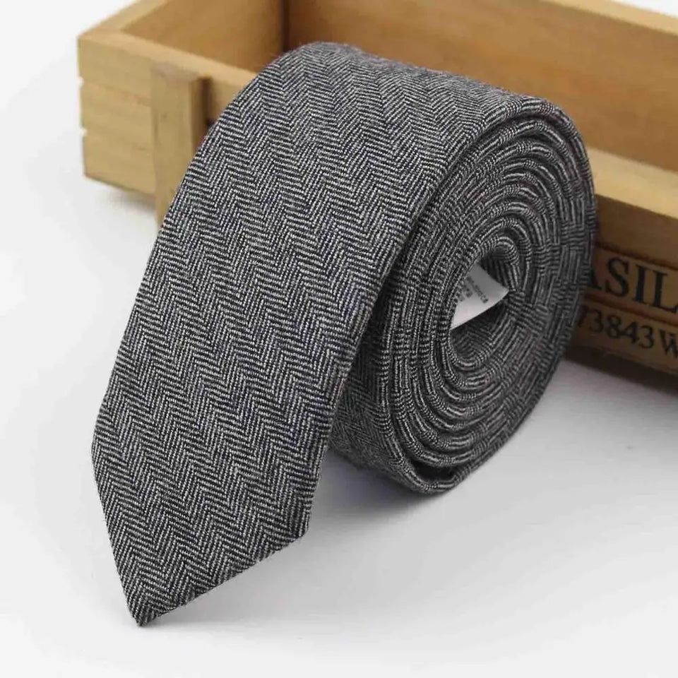 Commercial Luxury 100% Wool Tie Classical Color Black Grey Necktie Mens Fashion Neckties Designer Handmade European Style Ties