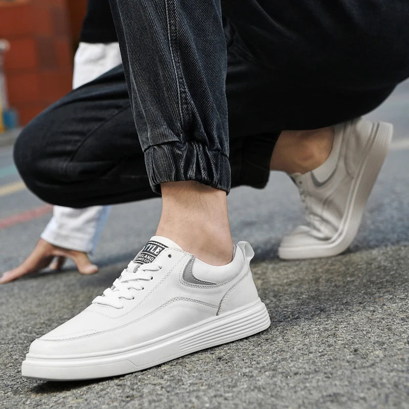 Genuine Leather Men Skateboard Shoes Youth Sneakers Designer Brand Vulcanize Footwear Fashion Male Casual Shoes New Trend Flats