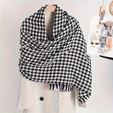 Winter Fashion Black White Plaid Scarf for Women Men Classic Warm Chunky Soft Cashmere Feel Scarves Match Overcoat Knitted Shawl