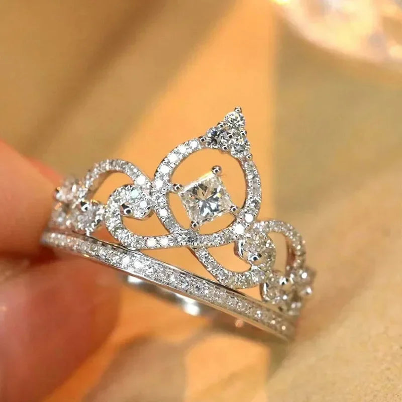 2026 New Personalized High-end Crown Ring for Women, Exquisite and Elegant, Niche Design Sense, Popular Fairy Sweet Style Ring