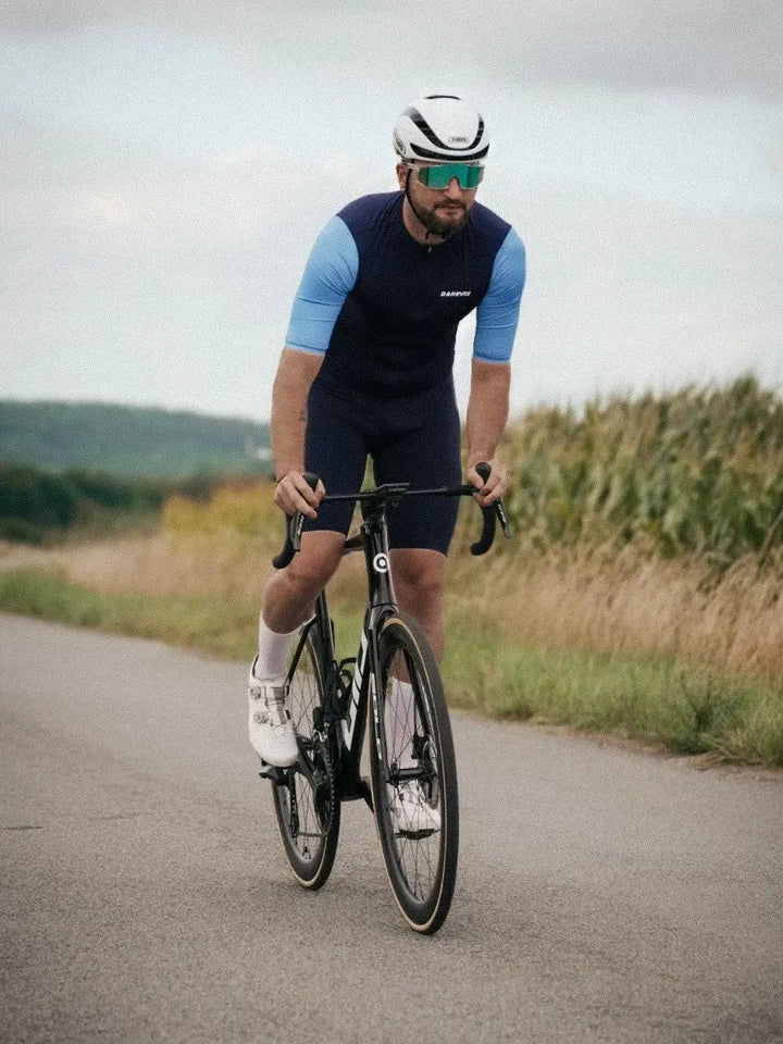 DAREVIE Man Cycling Maillot SPF 50+ Training Level Cycling Jersey Man Quick Dry Anti-Slip Light Soft Men's Cycling Clothing