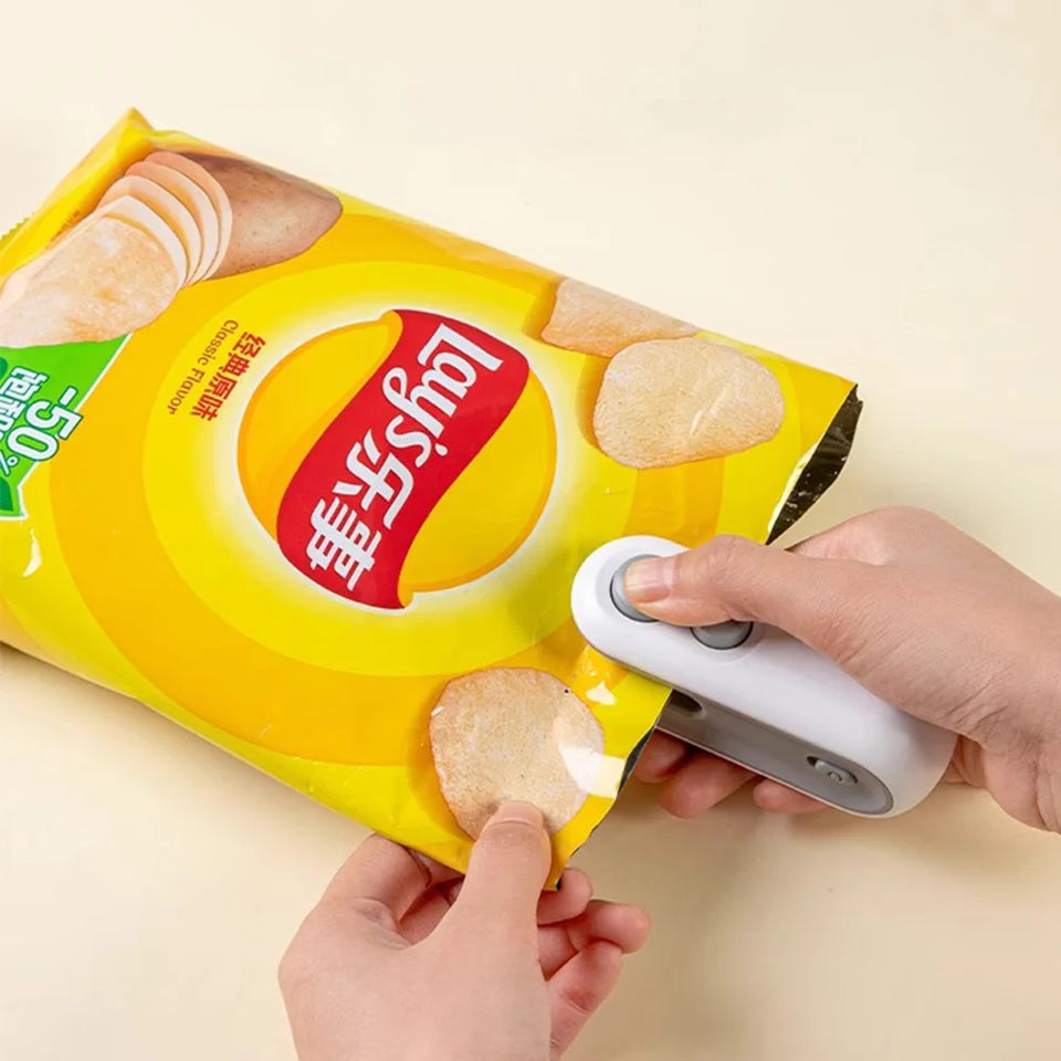 2 In 1 Sealer Cutter Mini Bag Sealer Handheld Heat Vacuum Sealer Portable Resealer Machine for Food Storage Snacks Freshness