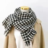 Winter Fashion Black White Plaid Scarf for Women Men Classic Warm Chunky Soft Cashmere Feel Scarves Match Overcoat Knitted Shawl
