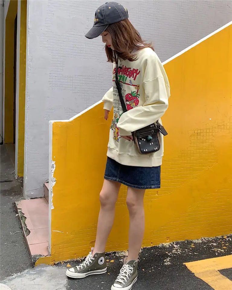 Harajuku Retro Top Strawberry Print Sweatshirt  Women Loose Streetwear Sweatshirts American  Oversized Pullovers
