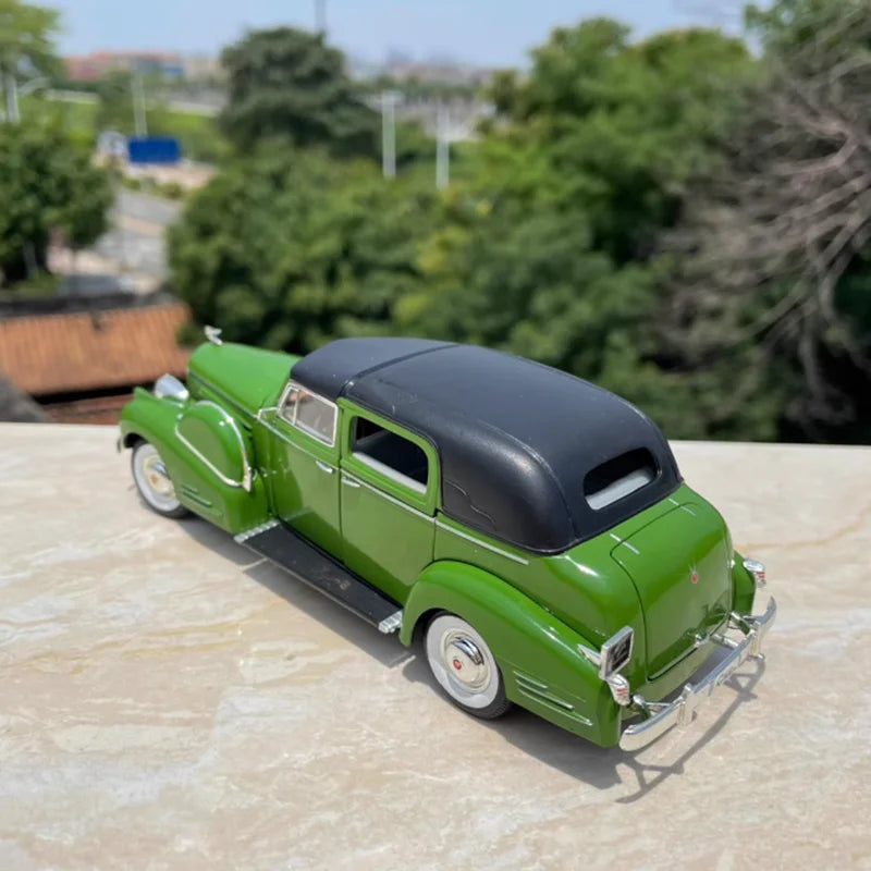 Diecast 1:32 Scale Cadi Alloy Simulation Vintage Classic Nostalgic Car Model Boy Souvenir Toy