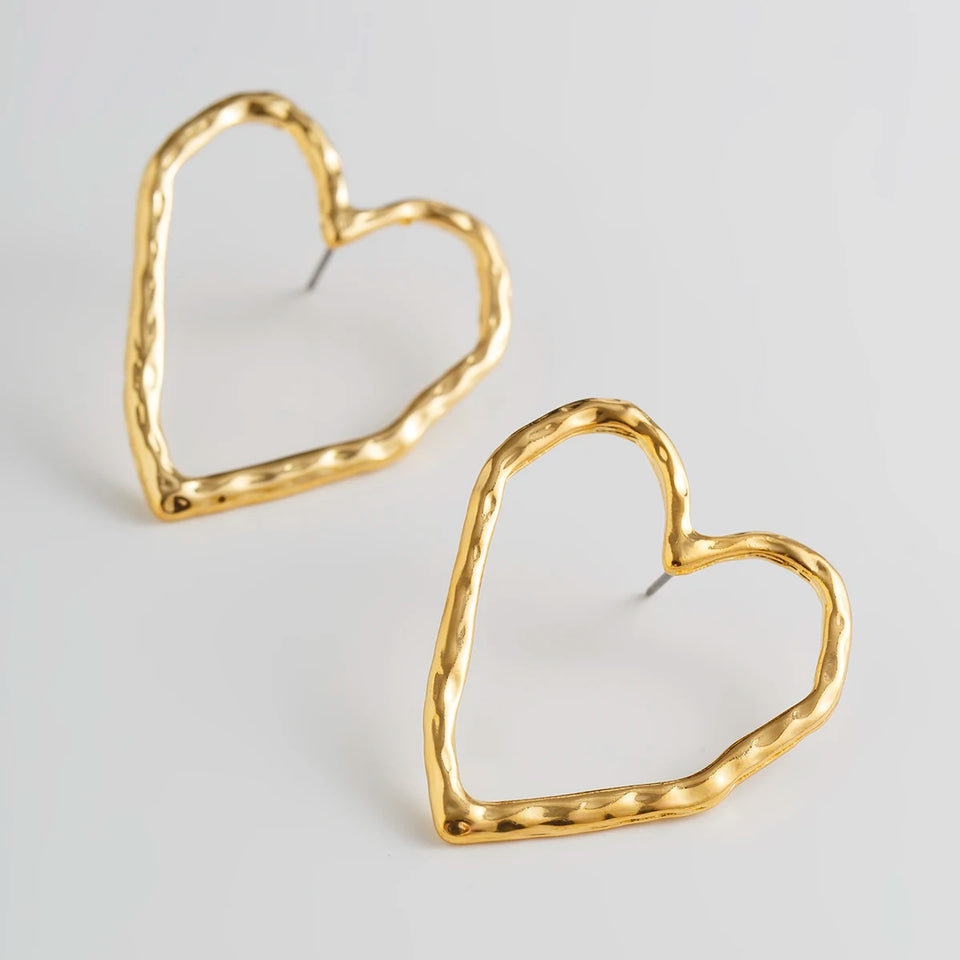 Salircon Simple Irregular Hollow Love Heart Stud Earrings for Women New Gold Color Piercing Earrings Lady Party Ear Jewelry