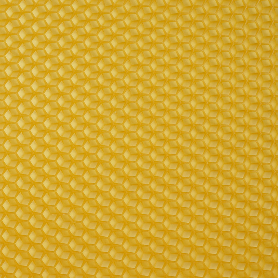 30-Pack Natural Beeswax Hive Foundations Beekeeper's Starter Kit 7.68x16.34" Beekeeping Sheets for Increased Honey Production