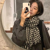 Winter Fashion Black White Plaid Scarf for Women Men Classic Warm Chunky Soft Cashmere Feel Scarves Match Overcoat Knitted Shawl