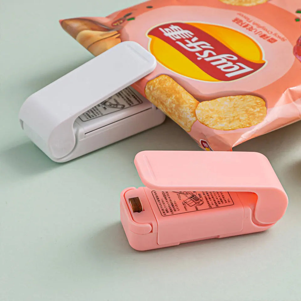 Heating Sealer Handheld Plastic Bag Sealing Clips Hand Press Preservation Bags Sealer 2-speed Adjustable for Camping Travel