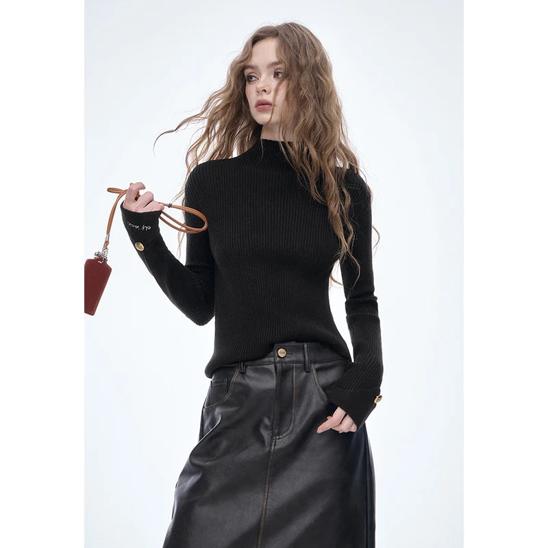 ELFSACK 2025 Winter New Arrivals Elegant Minimalist Classic Slim Fit Half High Neck Solid Gold Button Cuff Knit Sweater For Wome
