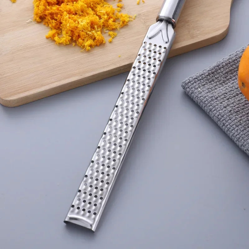 Handheld Cheese Grinder Stainless Steel Garlic Grater Vegetable Fruit Grinder Lemon Zester Citrus Ginger Cheese Grinding Tools