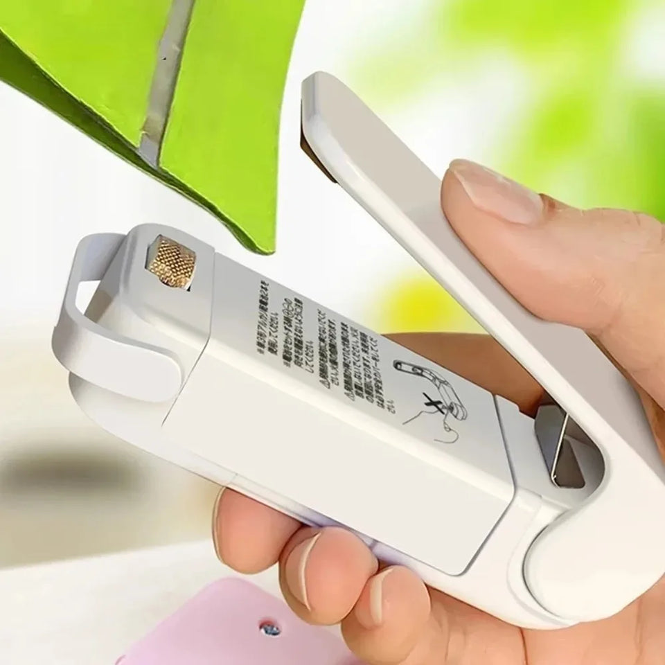 1PC Mini Bag Sealing Machine Package Sealer Bags Thermal Plastic Food Bag Closure Portable Sealer Food Packaging Heat Sealer
