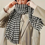 Winter Fashion Black White Plaid Scarf for Women Men Classic Warm Chunky Soft Cashmere Feel Scarves Match Overcoat Knitted Shawl