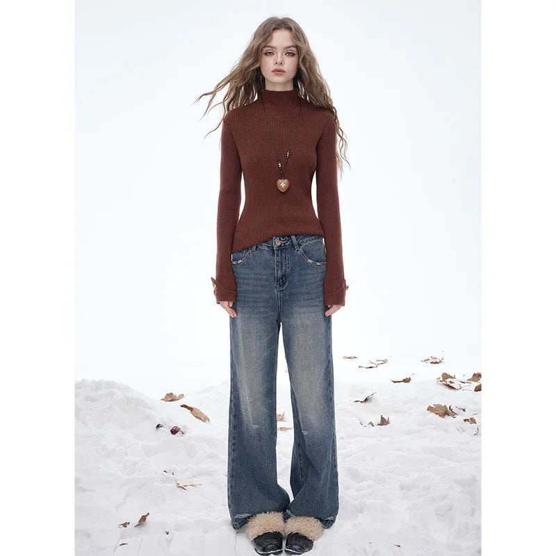 ELFSACK 2025 Winter New Arrivals Elegant Minimalist Classic Slim Fit Half High Neck Solid Gold Button Cuff Knit Sweater For Wome