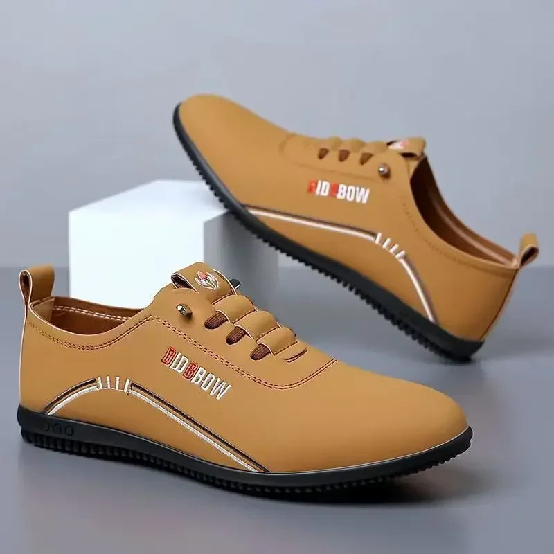 Retro Leather Shoes for Men Summer 2025 New Outdoor Lightweight Men's Loafers British Peas Shoes Men's Moccasins Tenis Masculino