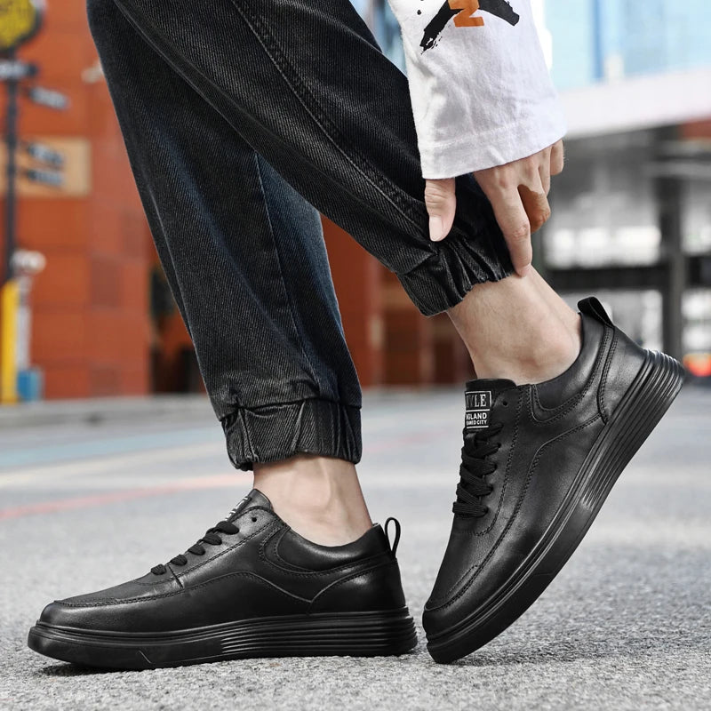 Genuine Leather Men Skateboard Shoes Youth Sneakers Designer Brand Vulcanize Footwear Fashion Male Casual Shoes New Trend Flats