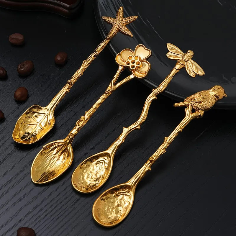 Creative Retro Hotel Family Dessert Coffee Spoon Ice Cream Tools Creative Royal Style Flatware Metal Spoon Kitchen Accessories