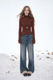ELFSACK 2025 Winter New Arrivals Elegant Minimalist Classic Slim Fit Half High Neck Solid Gold Button Cuff Knit Sweater For Wome