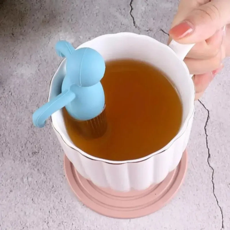 1PC Reusable tea maker Stainless steel tea filter Kitchen Restaurant Garden Accessories Creative humanoid tea filter