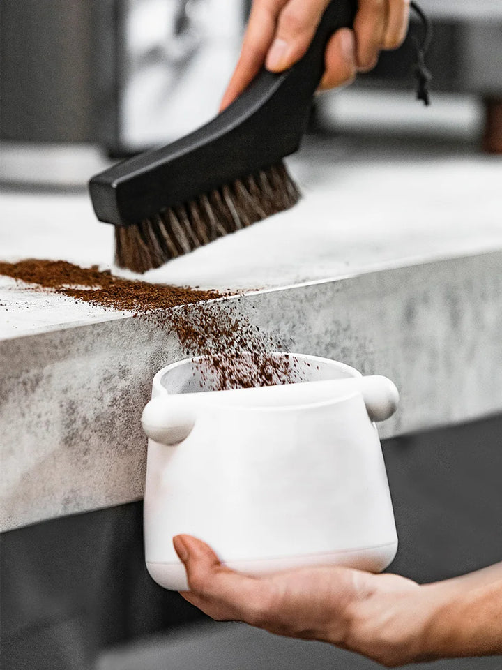 White Coffee Knock Box with Rubber Knock Bar 800ML Black Espresso Grounds Container Anti Slip Coffee Grind Waste Dump Bin