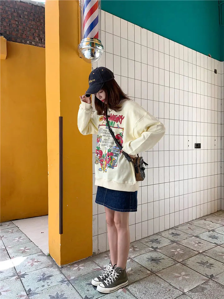 Harajuku Retro Top Strawberry Print Sweatshirt  Women Loose Streetwear Sweatshirts American  Oversized Pullovers