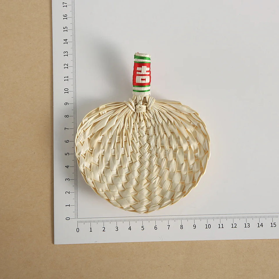 Handmade Woven Cattail Leaf Fan Summer Heart-shaped Mini Fan Small Fan for DIY Floral Bouquet Materials Home Decoration