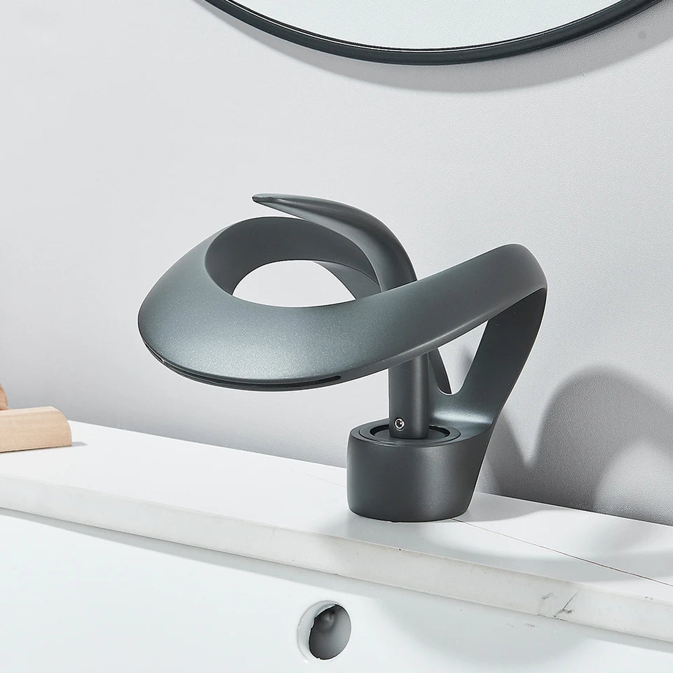Waterfall Creative Bathroom Basin Faucet Sink Faucet Deck Mounted Hot Cold Water Mixer Crane Brass Body Single Hole Taps Mixers