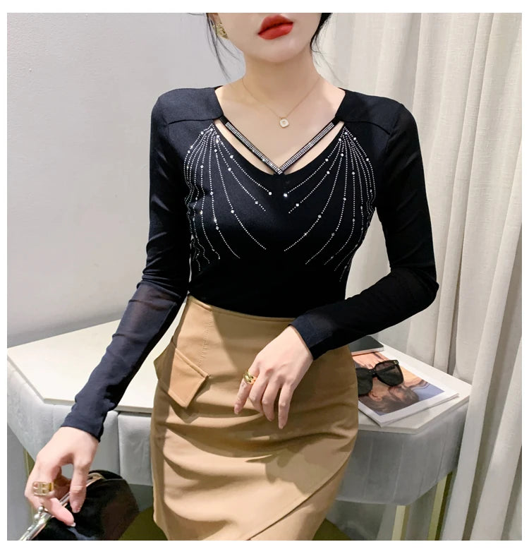 Autumn New Women Mesh Tops Fashion Hollow Out V-Neck Long-Sleeved T-Shirt Classic Shiny Diamonds Bottoming Shirt Elasticity Tees