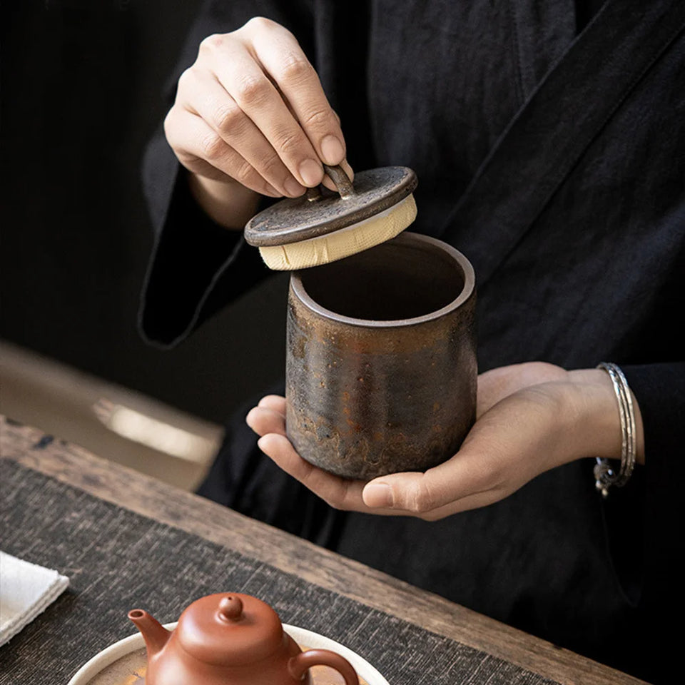 Ceramic Tea Caddy Sealed Jar Small Tea Box Portable Tea Can Storage Tank Candy Jars Food Container Tea Organizer Decorative Jar