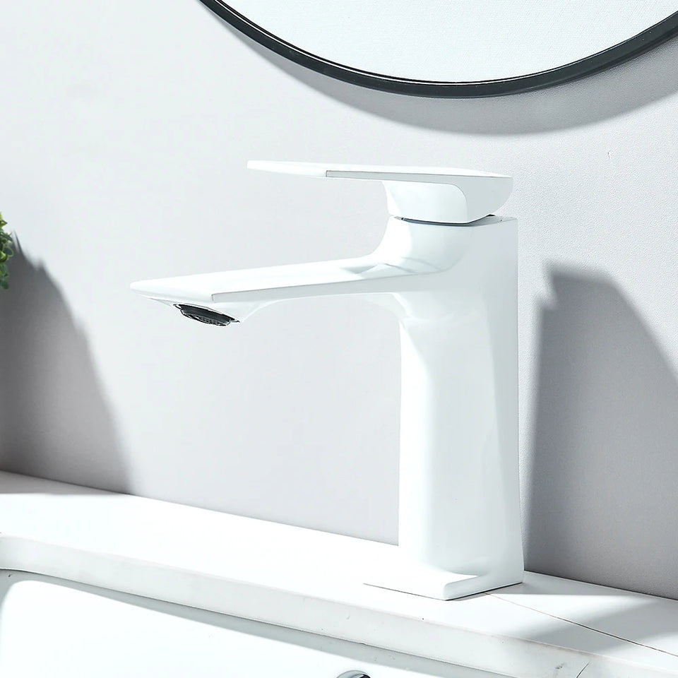 Brass Core Modern Bathroom Sink Faucet Single Handle Deck Mounted Wash Basin Water Tap Hot And Cold Water Mixer