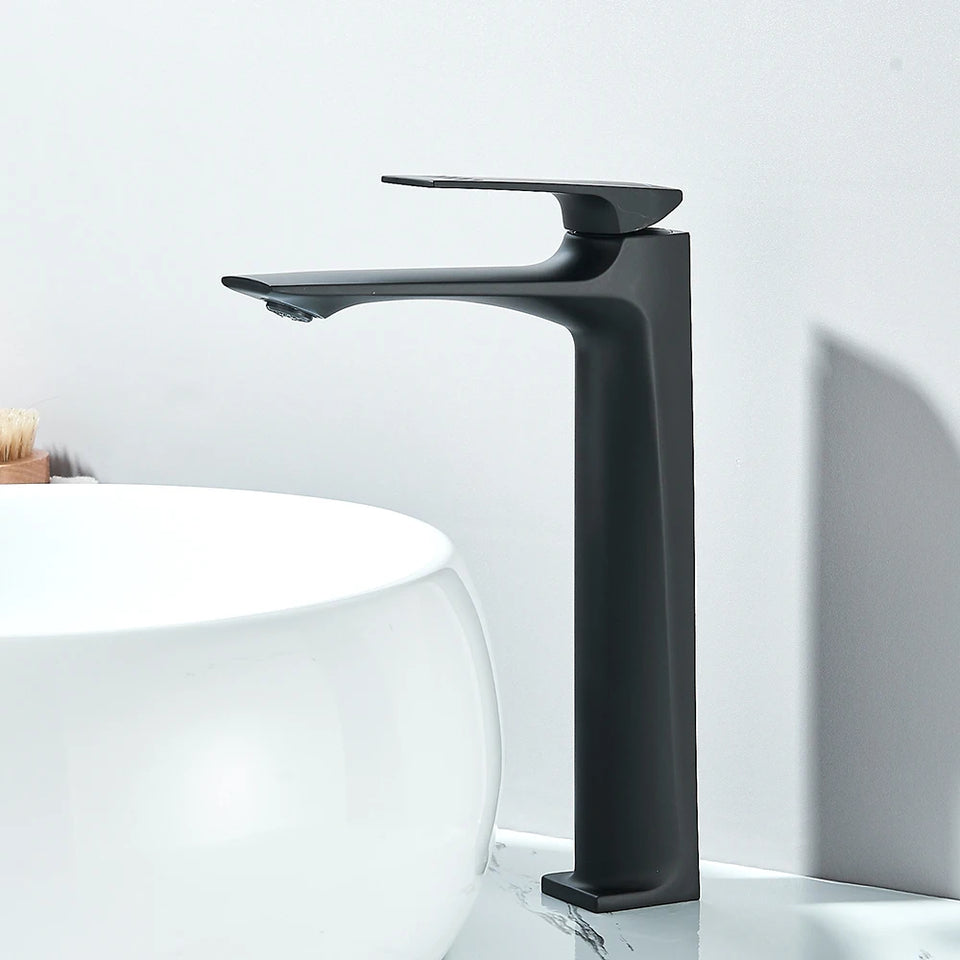 Brass Core Modern Bathroom Sink Faucet Single Handle Deck Mounted Wash Basin Water Tap Hot And Cold Water Mixer