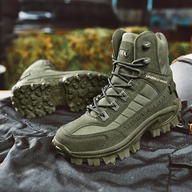 2024 New Winter Work boots Men's Desert Tactical Boots Outdoor Hiking Shoes Men's Leather Desert Combat Ankle Boots Plus Size