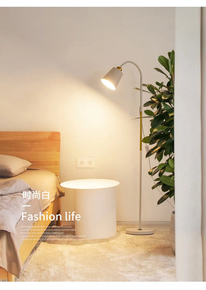 Floor Lamp Simple Floor Lamp Floor Light Wrought Iron LED Standing Lamp Adjustable Lamp Head Standing Reading Light for Living R