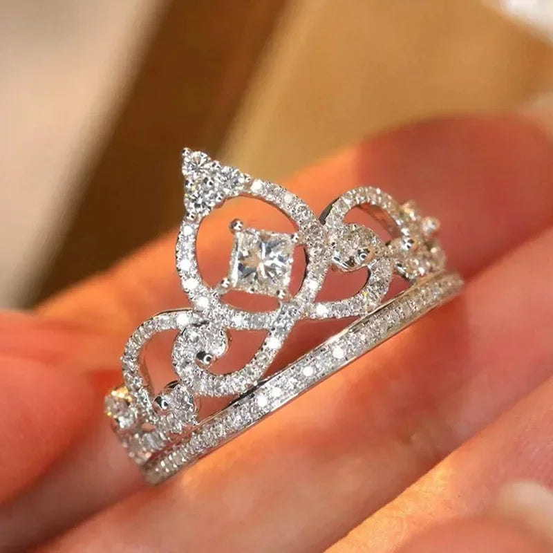 2026 New Personalized High-end Crown Ring for Women, Exquisite and Elegant, Niche Design Sense, Popular Fairy Sweet Style Ring
