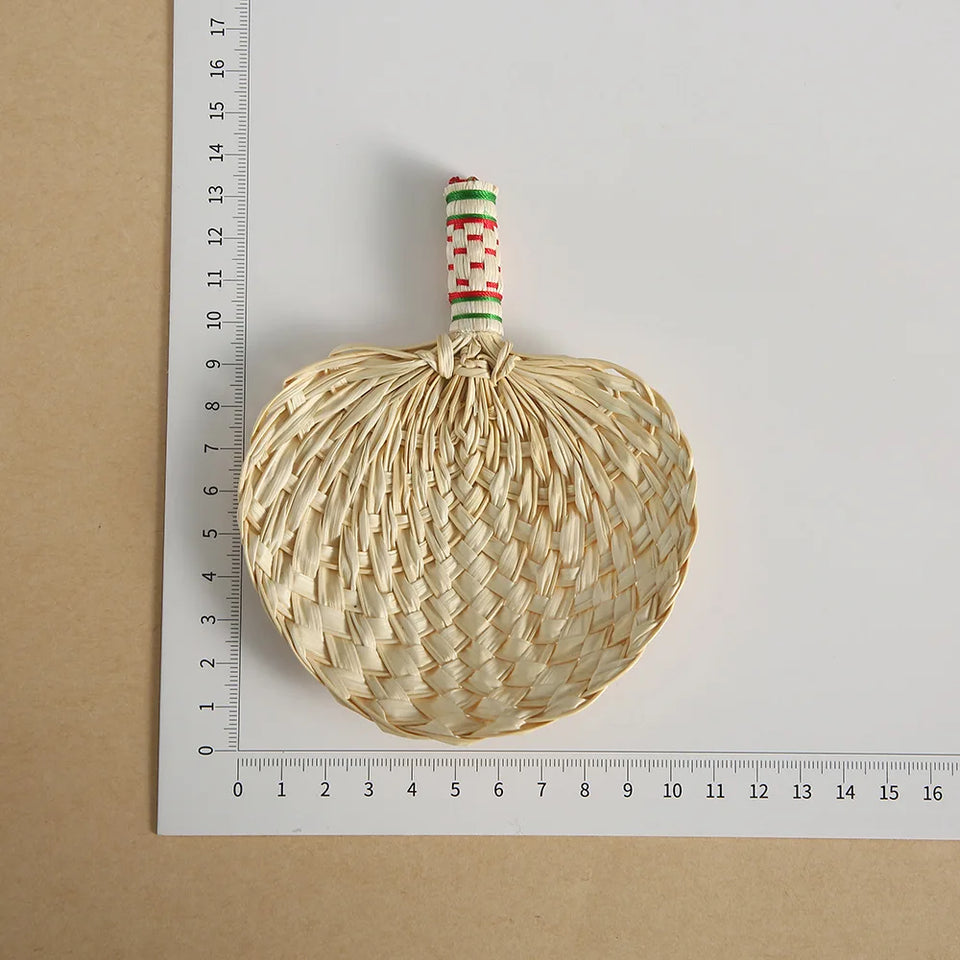 Handmade Woven Cattail Leaf Fan Summer Heart-shaped Mini Fan Small Fan for DIY Floral Bouquet Materials Home Decoration