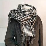 Winter Fashion Black White Plaid Scarf for Women Men Classic Warm Chunky Soft Cashmere Feel Scarves Match Overcoat Knitted Shawl