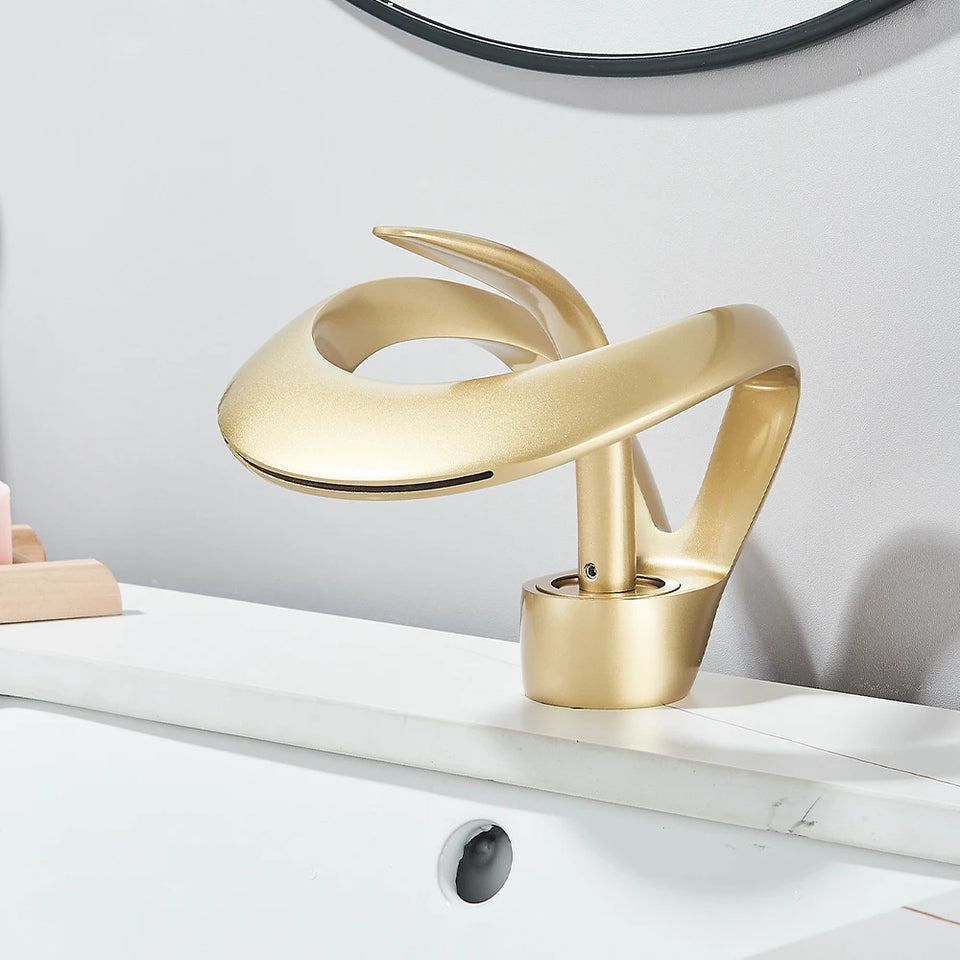 Waterfall Creative Bathroom Basin Faucet Sink Faucet Deck Mounted Hot Cold Water Mixer Crane Brass Body Single Hole Taps Mixers