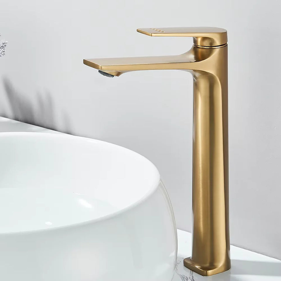 Brass Core Modern Bathroom Sink Faucet Single Handle Deck Mounted Wash Basin Water Tap Hot And Cold Water Mixer