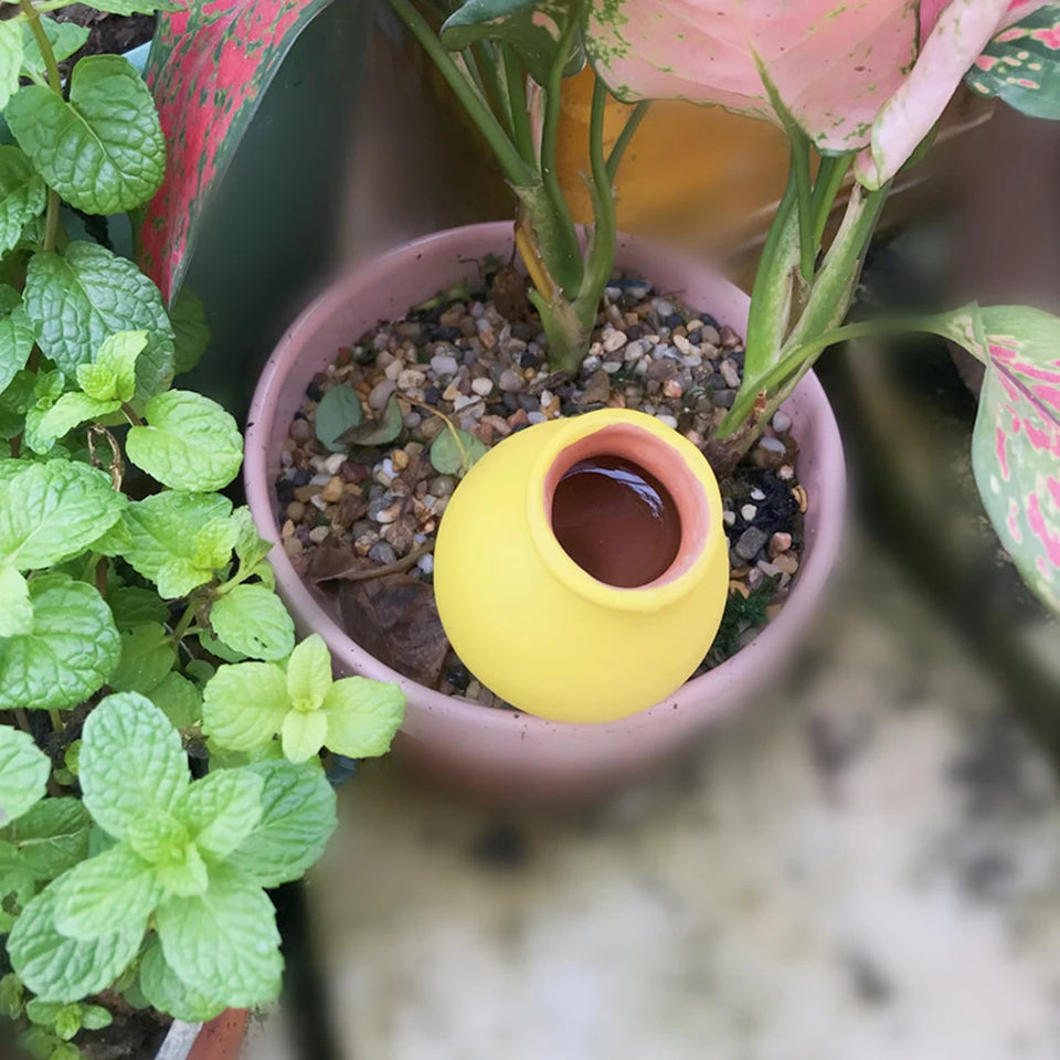 4pcs Modern Watering Device Ceramic Drip Irrigation Device Small Wine Bottle Watering Device Automatic Flower Watering Device