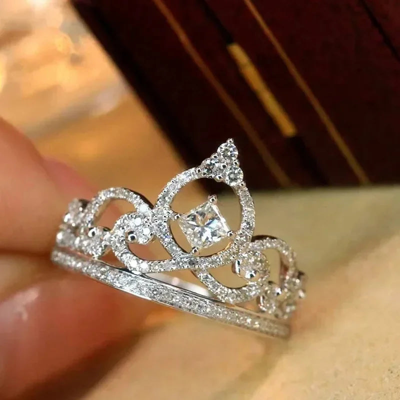 2026 New Personalized High-end Crown Ring for Women, Exquisite and Elegant, Niche Design Sense, Popular Fairy Sweet Style Ring