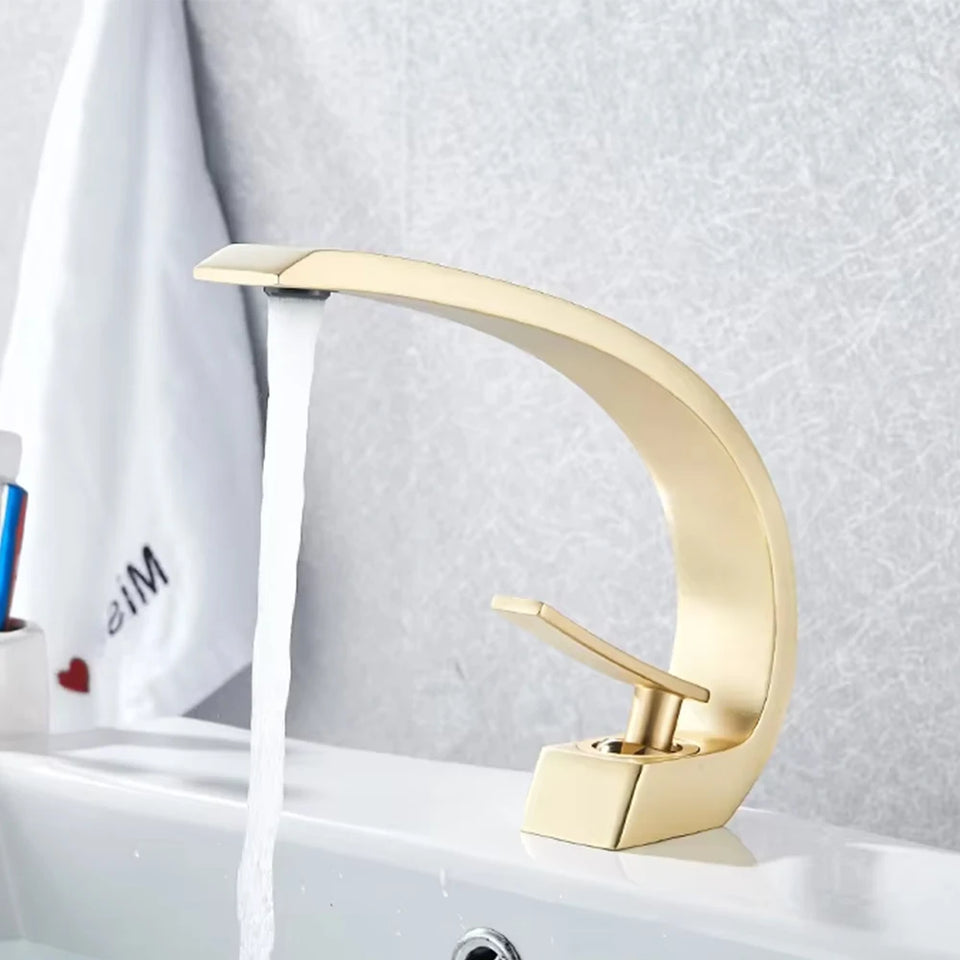 Brass Core Modern Bathroom Sink Faucet Single Handle Deck Mounted Wash Basin Water Tap Hot And Cold Water Mixer