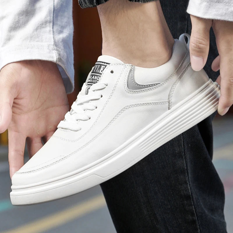 Genuine Leather Men Skateboard Shoes Youth Sneakers Designer Brand Vulcanize Footwear Fashion Male Casual Shoes New Trend Flats