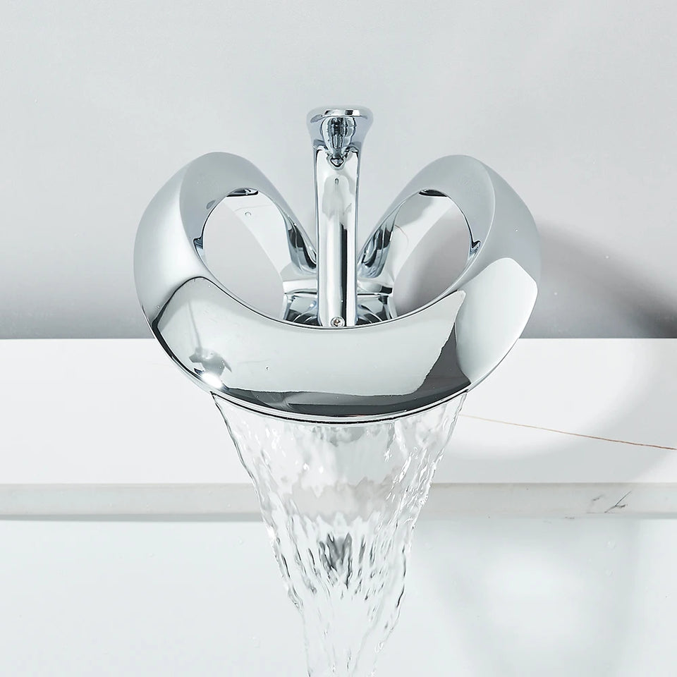 Waterfall Creative Bathroom Basin Faucet Sink Faucet Deck Mounted Hot Cold Water Mixer Crane Brass Body Single Hole Taps Mixers
