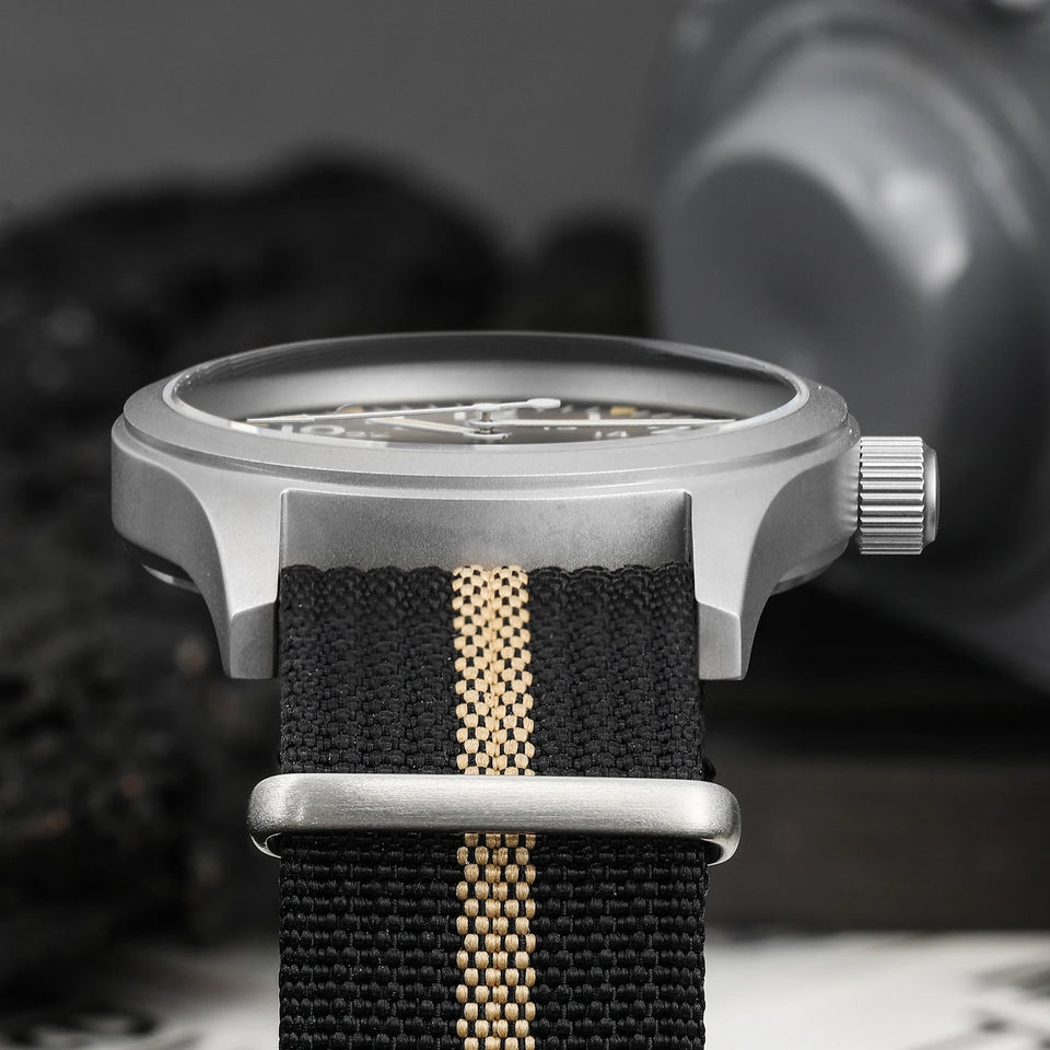 Militado ML05 Field Watch 38mm VH31 Sweep Quartz Movement Sapphire Crystal 100M Water Resistant Screw-Down Crown Men's Watches