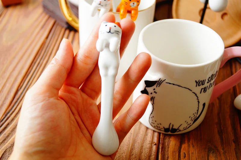 Hot SALE Kitchen Tool Novelty Gift Ceramic Cartoon Cute Cat Animal Spoon Hanging Coffee Dessert Spoon Unique Ice Cream Flatware