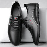 Retro Leather Shoes for Men Summer 2025 New Outdoor Lightweight Men's Loafers British Peas Shoes Men's Moccasins Tenis Masculino